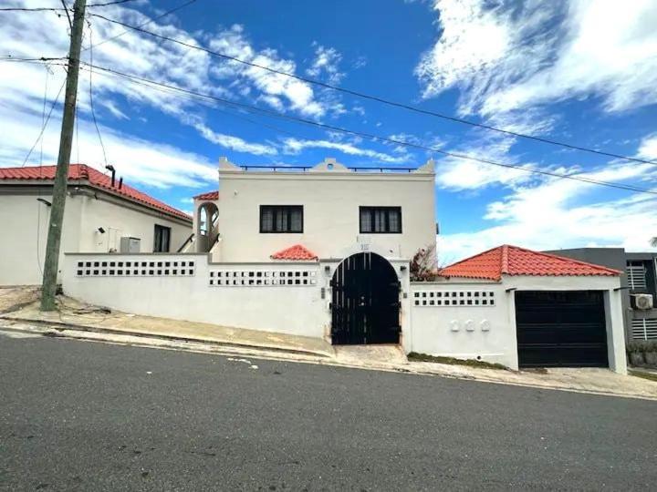 4 Bedroom Kikita Beach Villa Oceanfront W Pool Dorado Buitenkant foto