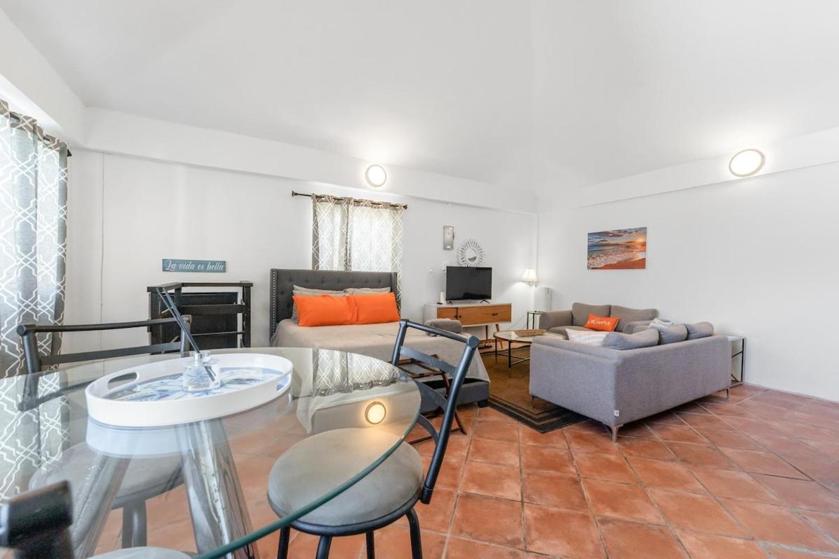 4 Bedroom Kikita Beach Villa Oceanfront W Pool Dorado Buitenkant foto